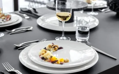 Les 10 pièces de vaisselle design indispensables pour une table d’exception