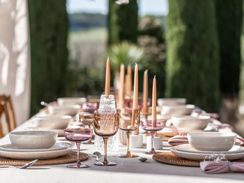 perlemore-like-glass-set-table-side-shot